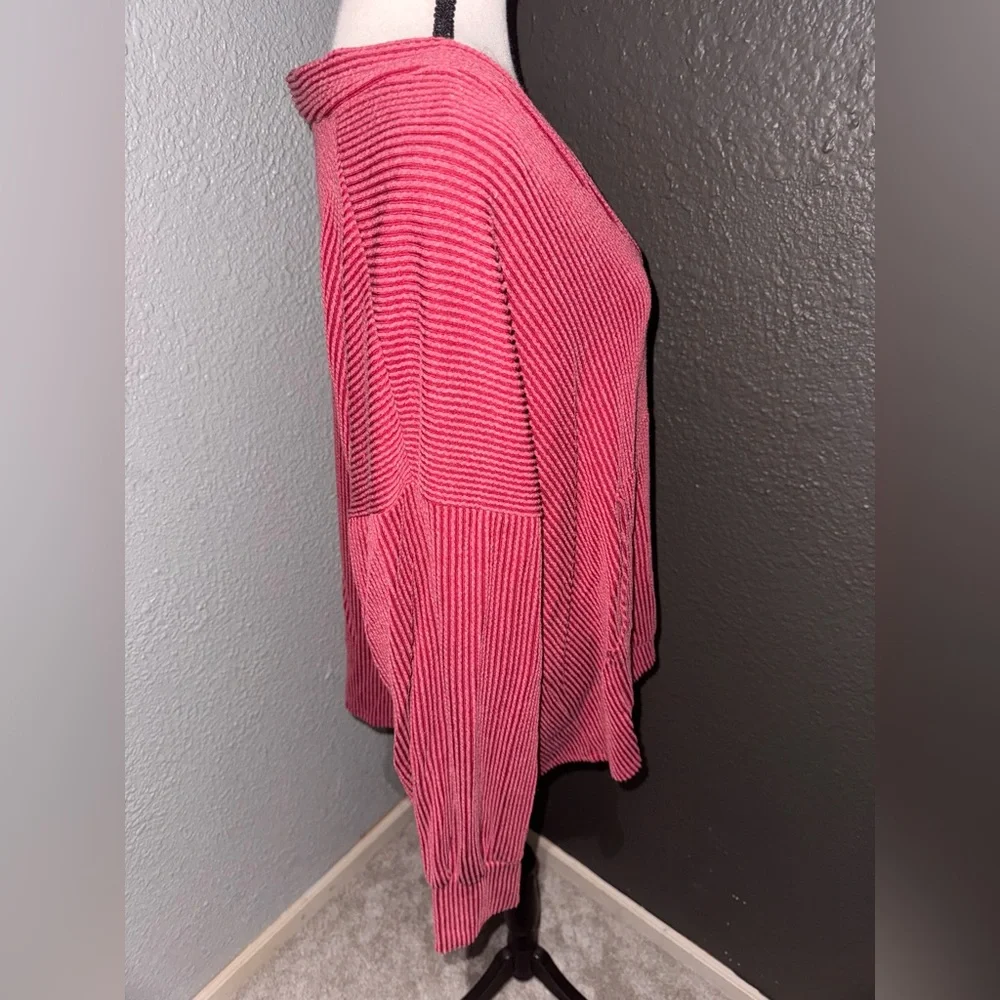 7th Ray Red Ribbed Cardigan - Picture 4 of 6